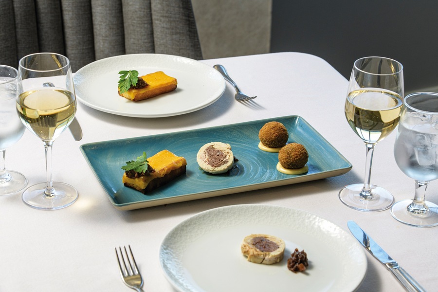 Marella Cruises Marella Explorer 2 Piccadilly's Dishes ©Ben Waller 2.jpg